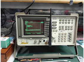 Frequency signal testing instrument